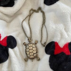 Forever 21 turtle necklace